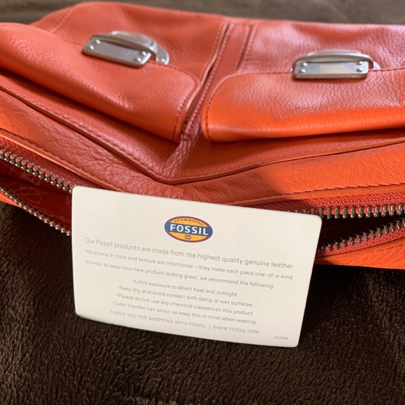 Fossil Leather Riley Crossbody - Picture 11 of 15